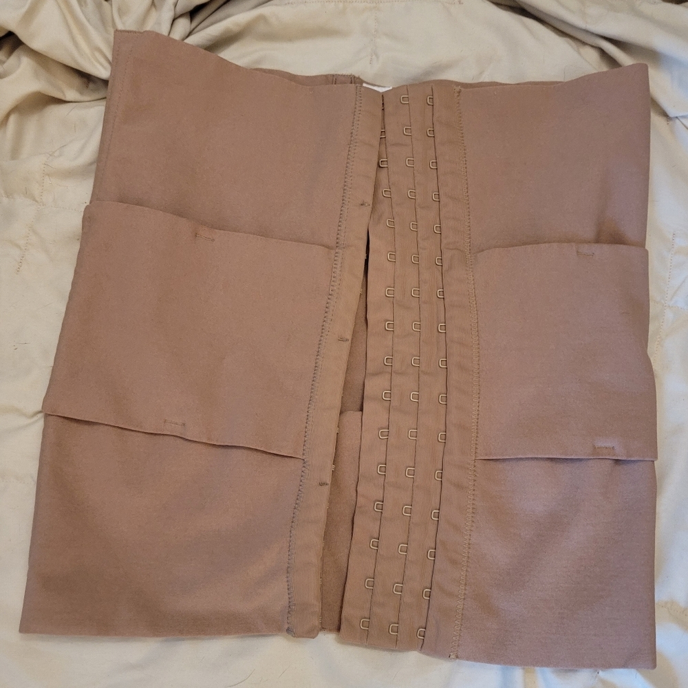 Leonisa Shapewear waist trainer/cincher XS/S